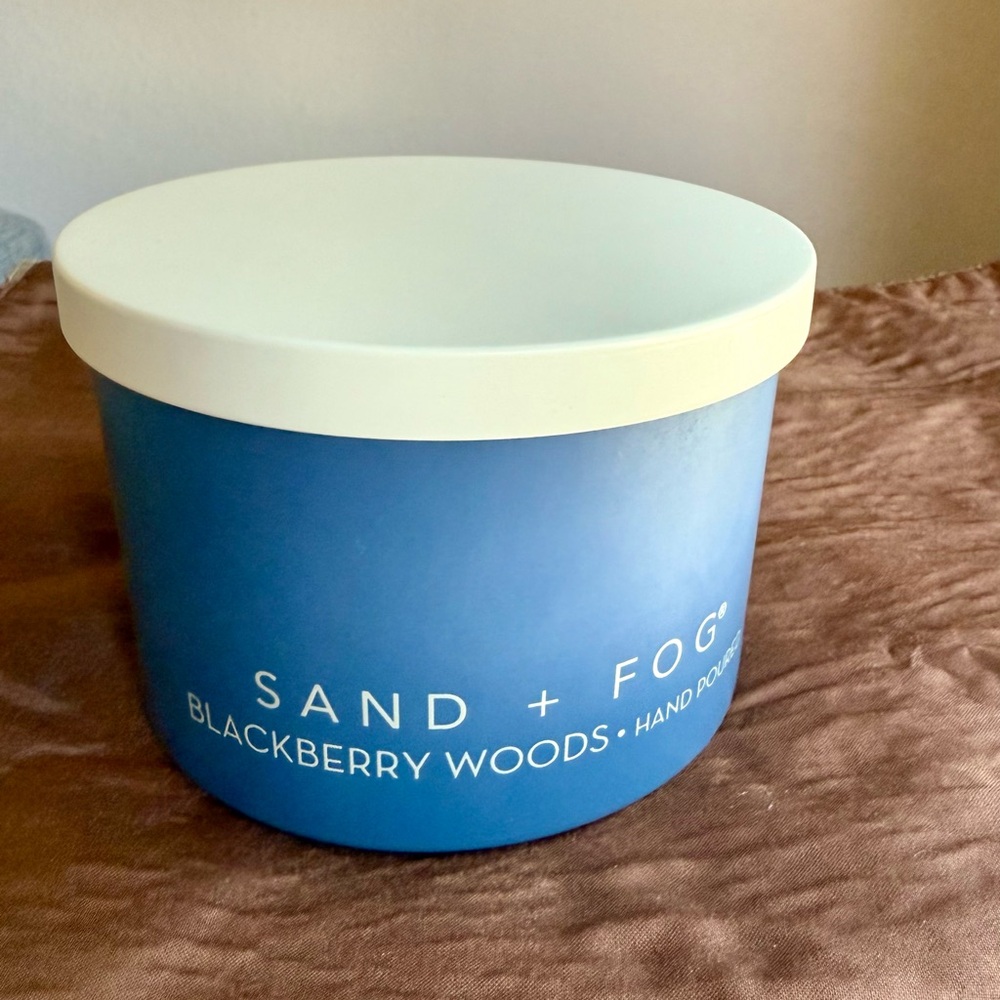 Sand + Fog Candle Hand Poured Blackberry Woods NEW - Picture 4 of 4